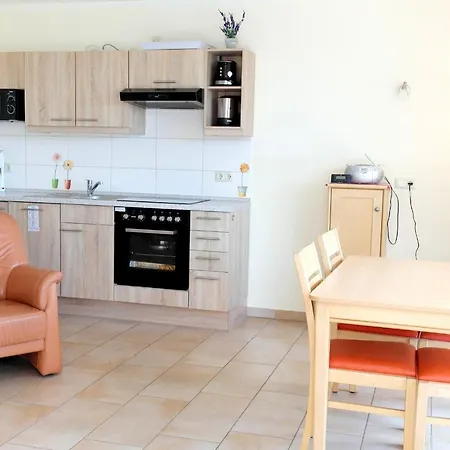 Nyaraló Ferienhaus Zur Sonne *